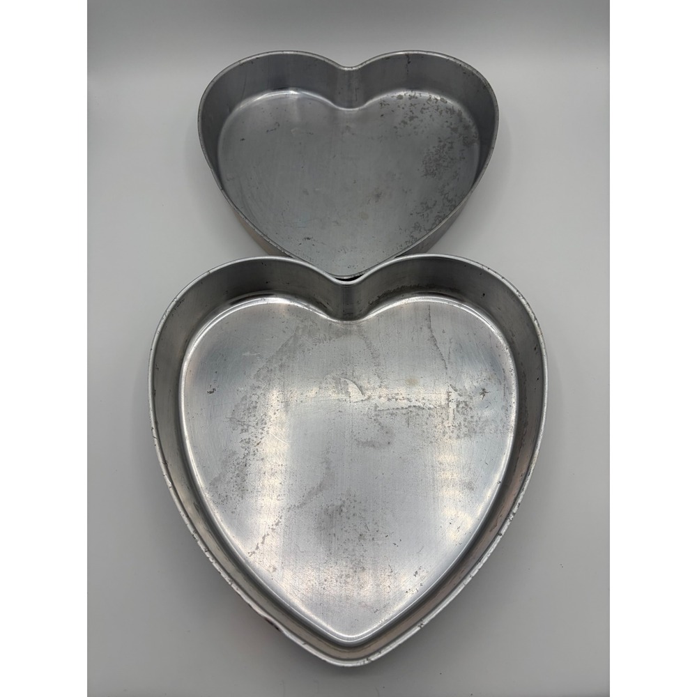 Vintage Mirro Aluminum Heart Shaped Cake Pan Set 1180 M Made in USA 2 Piece